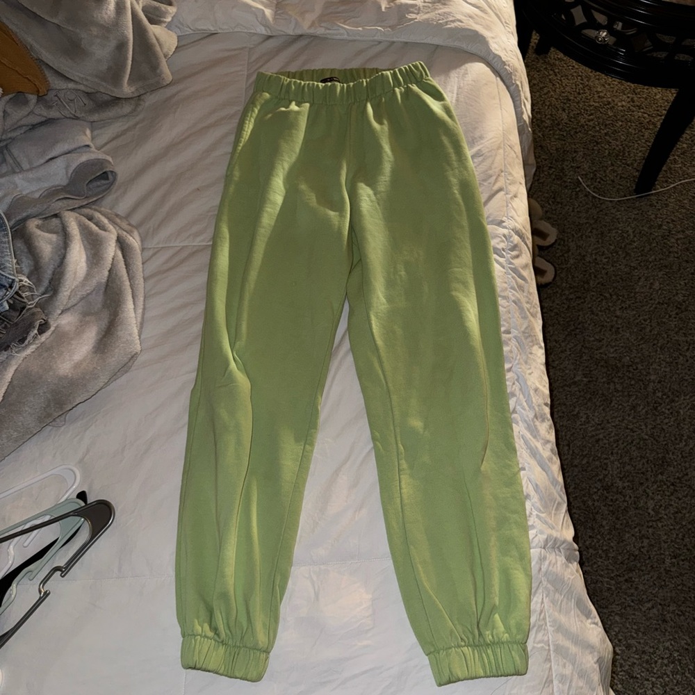 LIGHT GREEN BRANDY MELVILLE SWEATPANTS